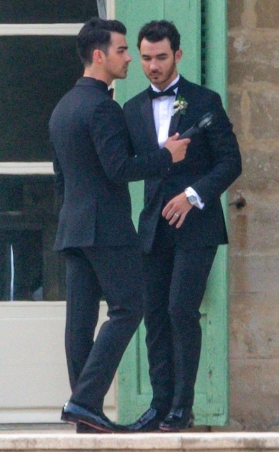 Joe Jonas, Kevin Jonas